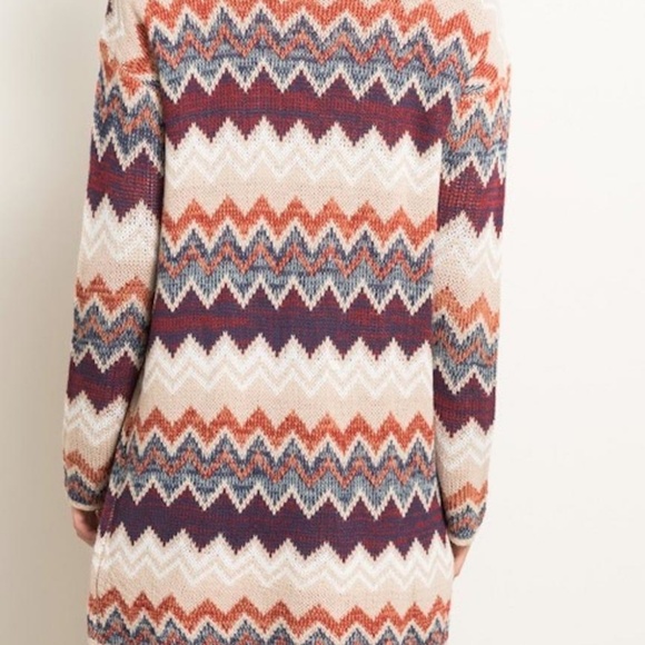 Hem and Thread Chevron Cardigan - Picture 2 of 5